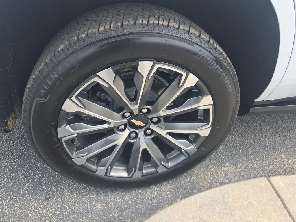 Used 2026 Chevrolet Tahoe High Country RWD image 9