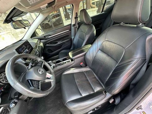 Used 2023 Nissan Altima 2.5 SR w/ SR Premium Package image 9