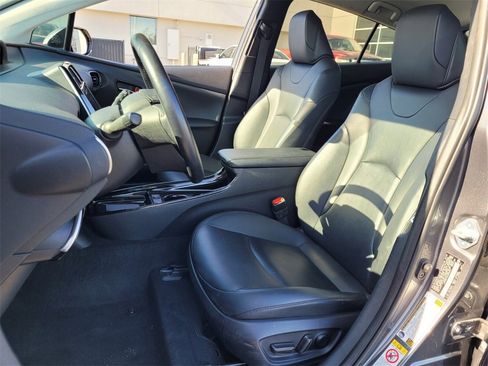 Used 2019 Toyota Prius L Eco image 5