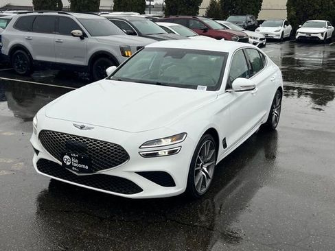 Used 2025 Genesis G70 2.5T image 3
