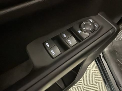 Used 2022 Chevrolet Silverado 1500 Custom AWD/4WD image 10