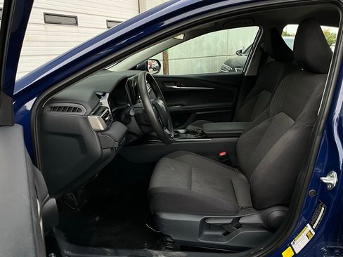 Used 2025 Toyota Camry LE image 10