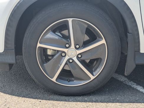 Used 2022 Honda HR-V EX image 9
