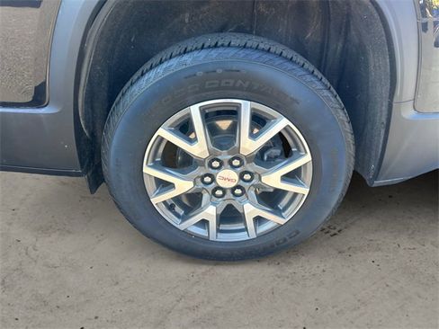 Used 2023 GMC Acadia SLE image 14