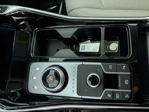 Certified 2023 Kia Sorento SX Prestige w/ Panoramic Sunroof Package image 22