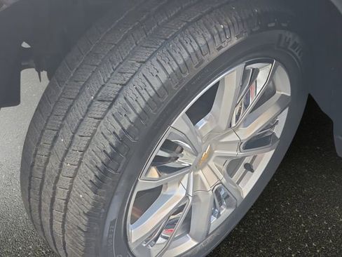 Used 2023 Chevrolet Suburban High Country w/ Premium Package 2 AWD/4WD image 36