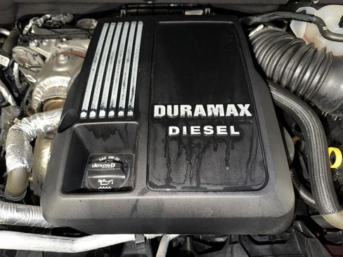 Used 2023 GMC Yukon SLT w/ SLT Premium Package image 34