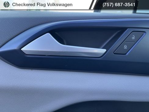 Used 2022 Volkswagen Taos SE image 15