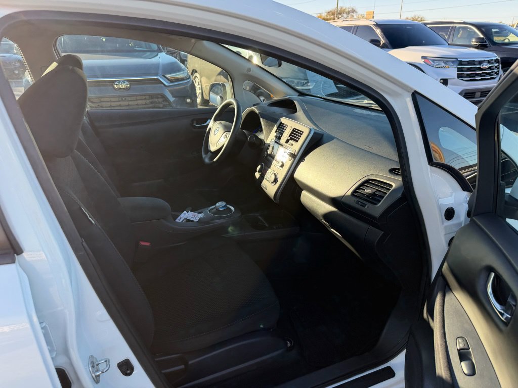 Used 2015 Nissan Leaf S w/ Charge Package FWD image 17