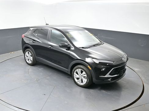 Used 2025 Buick Encore GX Preferred AWD/4WD image 17
