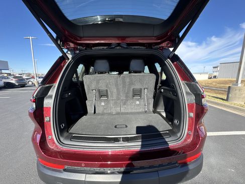 Used 2024 Jeep Grand Cherokee L Limited w/ Black Appearance Package image 25