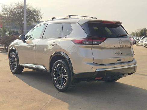 Certified 2025 Nissan Rogue Platinum image 5