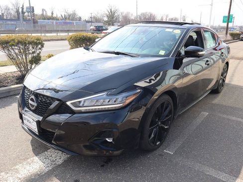 Certified 2023 Nissan Maxima SR w/ Sport Mat Group image 9