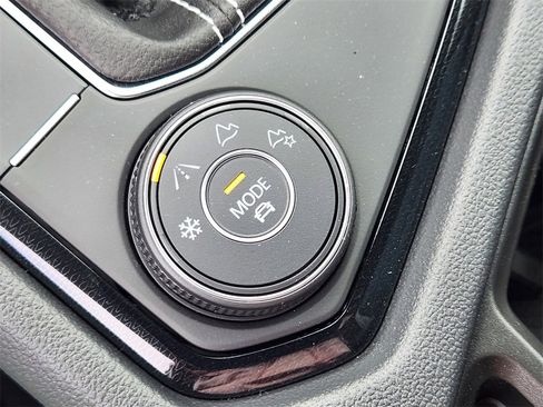 New 2025 Volkswagen Taos S image 16