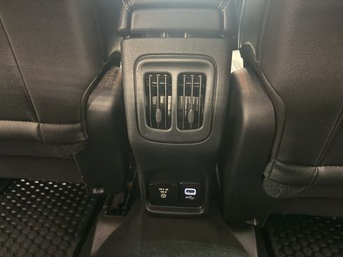Used 2021 Jeep Compass Latitude w/ Convenience Group AWD/4WD image 28