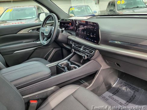 Used 2025 Chevrolet Traverse LT w/ LPO, Floor Liner Package FWD image 37