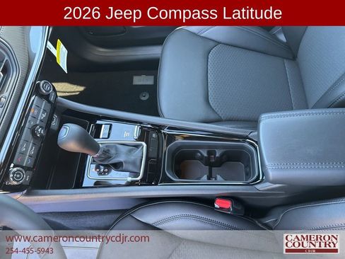 New 2026 Jeep Compass Latitude image 12