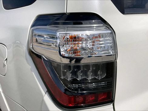Used 2021 Toyota 4Runner Limited AWD/4WD image 30