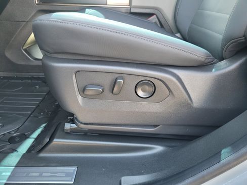 Used 2025 GMC Hummer EV 2X AWD/4WD image 10