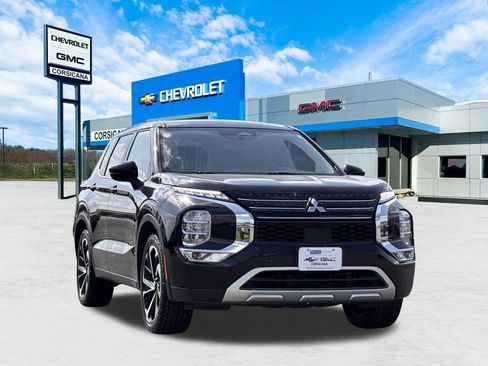 Used 2023 Mitsubishi Outlander SE FWD image 1