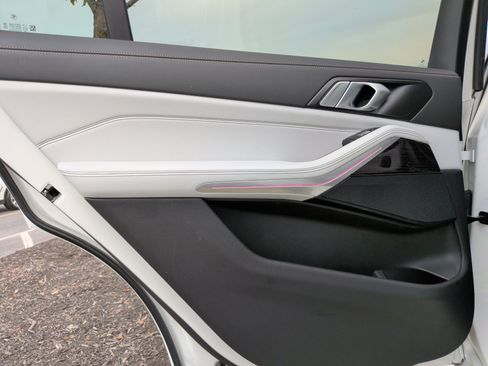 Certified 2025 BMW X7 xDrive40i w/ M Sport Package image 43