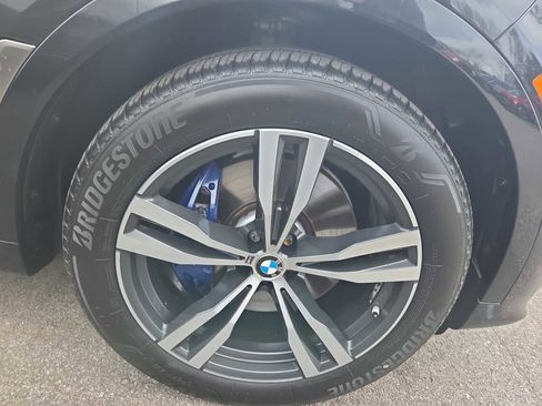 Used 2022 BMW X7 M50i w/ Luxury Seating Package image 2