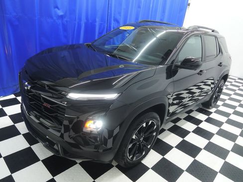Used 2025 Chevrolet Equinox RS w/ Safety and Technology Package AWD/4WD image 3