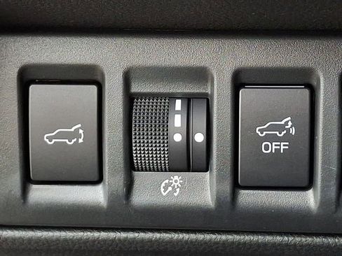 Certified 2025 Subaru Outback Premium image 27