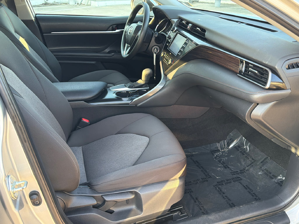 Used 2020 Toyota Camry LE FWD image 8