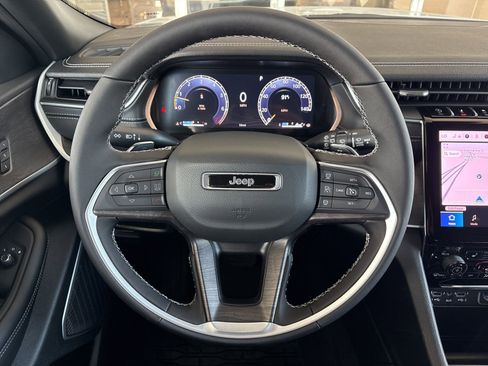 New 2025 Jeep Grand Cherokee L Limited w/ Black Appearance Package image 21