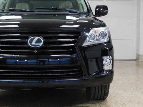 Used 2013 Lexus LX 570 570 w/ Luxury Pkg w/Pre-crash image 16