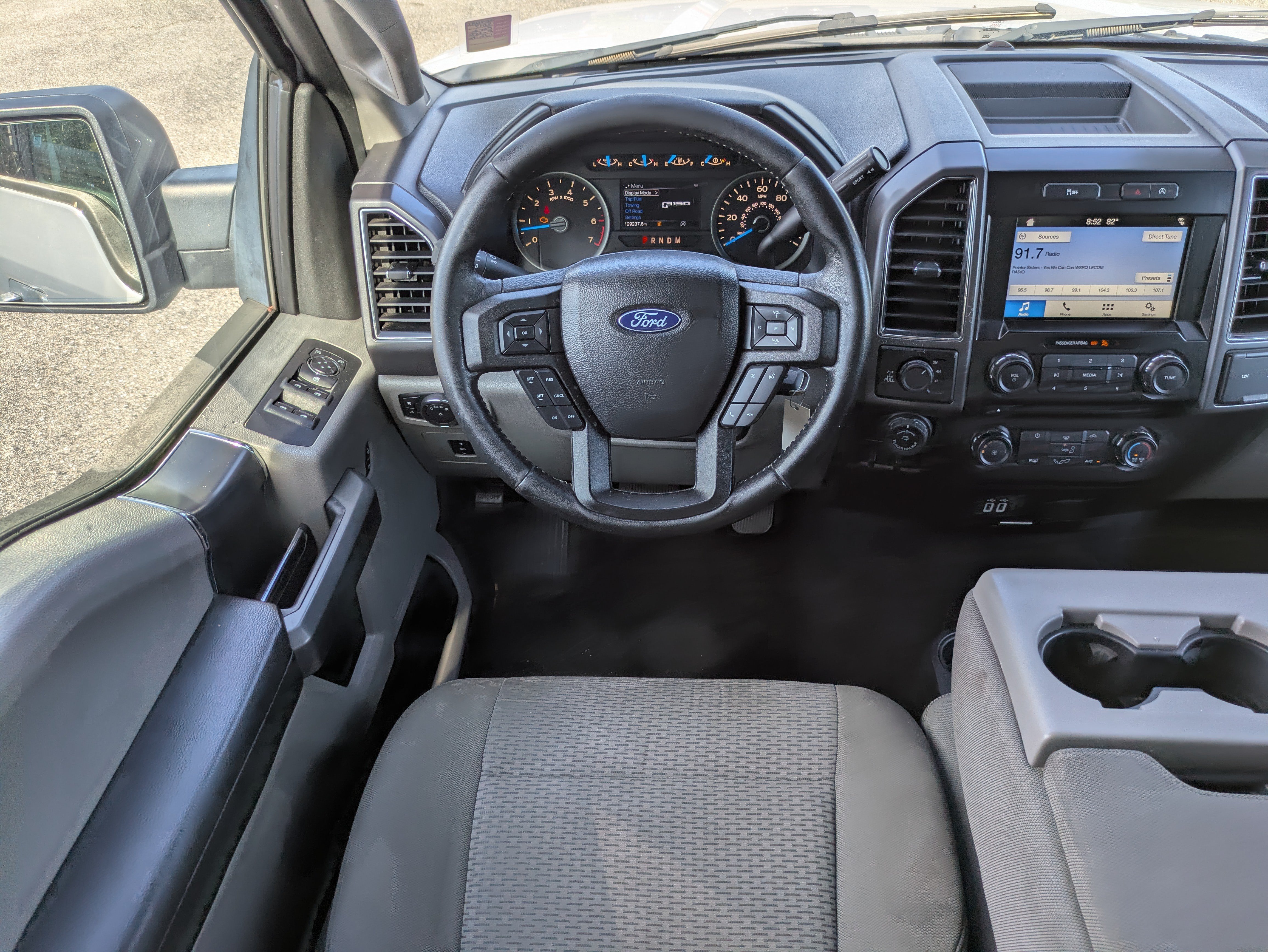 Used 2017 Ford F150 XLT w/ Equipment Group 302A Luxury AWD/4WD image 15