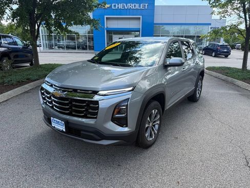 Used 2025 Chevrolet Equinox LT AWD/4WD image 9