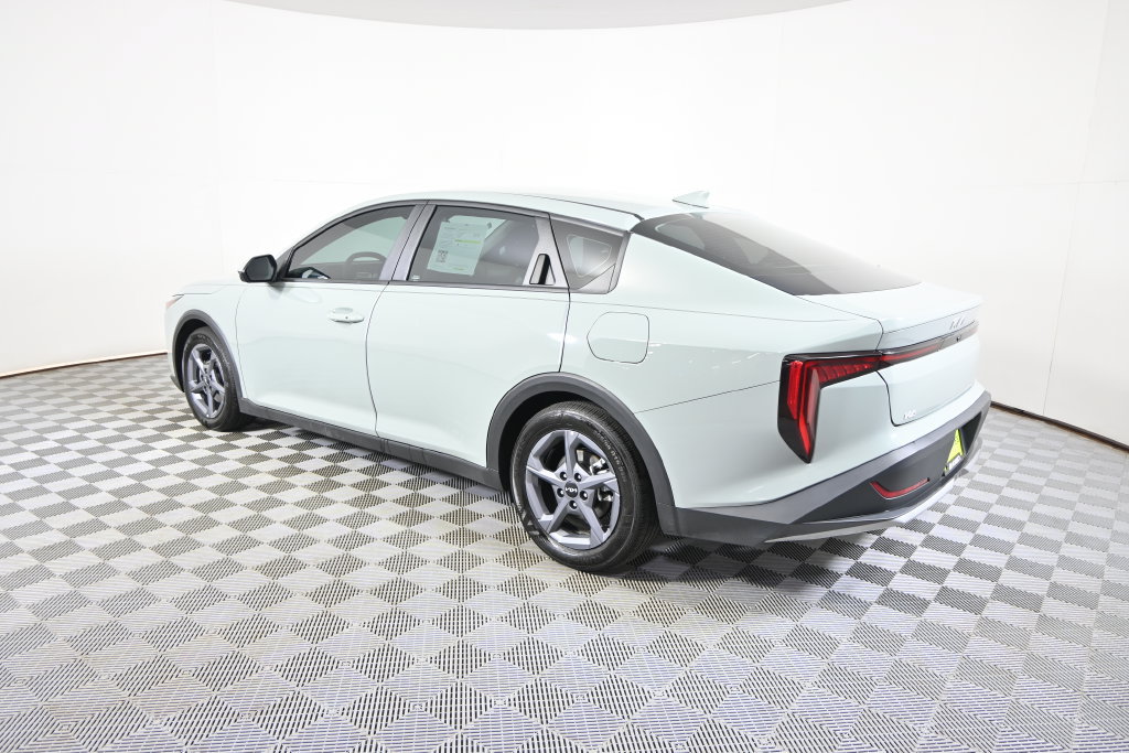 Used 2025 Kia K4 FWD image 4