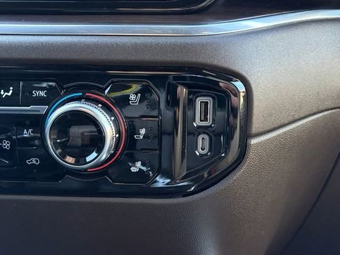 Used 2022 GMC Sierra 1500 SLT w/ SLT Convenience Package image 12