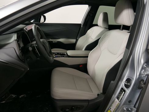 Used 2025 Lexus RX 350h w/ Accessory Package AWD/4WD image 10