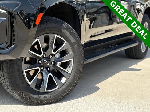 Used 2024 Chevrolet Suburban Z71 w/ Off-Road Capability Package image 8