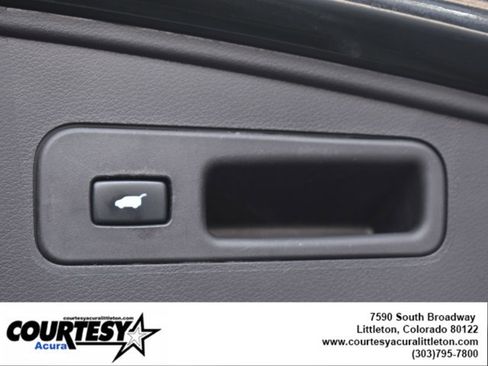 Used 2017 Acura MDX SH-AWD image 25