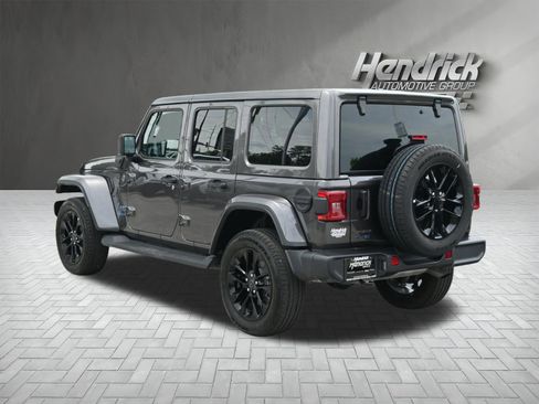 Used 2025 Jeep Wrangler Unlimited Sahara AWD/4WD image 7