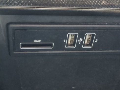 Used 2017 Mercedes-Benz GLC 300 4MATIC w/ Premium 2 Package image 23