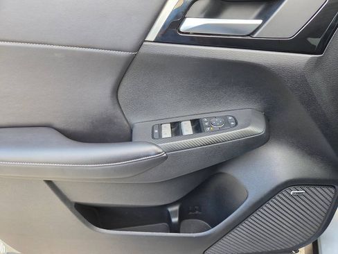 Used 2025 Mitsubishi Outlander SE FWD image 21
