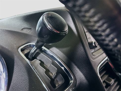 Used 2012 Chrysler Town & Country Touring image 17