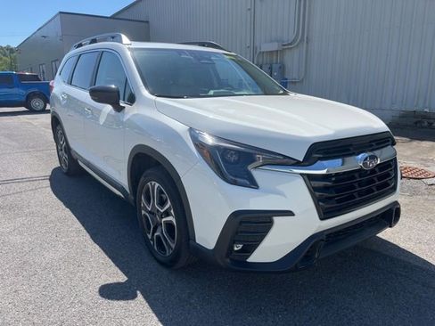 Used 2025 Subaru Ascent Limited AWD/4WD image 3