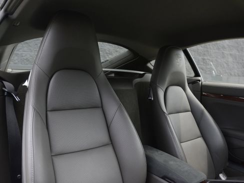 Certified 2024 Porsche 718 Cayman S RWD image 29