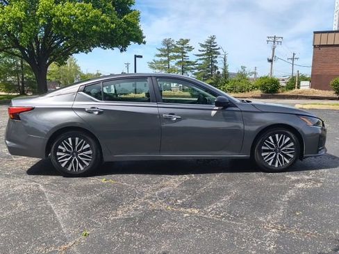 Used 2024 Nissan Altima 2.5 SV FWD image 4
