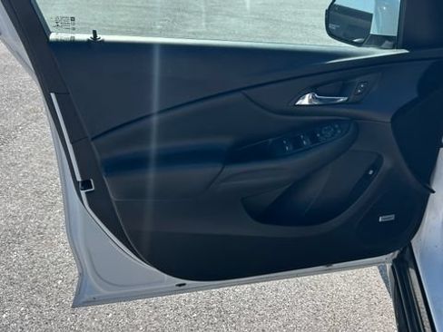 Used 2016 Chevrolet Volt Premier w/ Driver Confidence Package FWD image 12