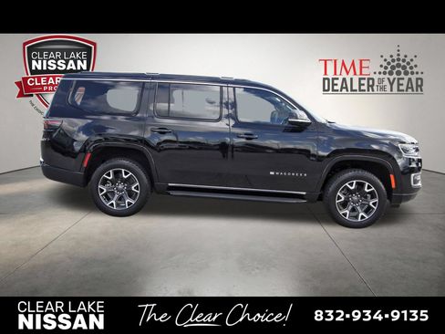 Used 2023 Jeep Wagoneer Series III w/ Preferred Equipment Group AWD/4WD image 8