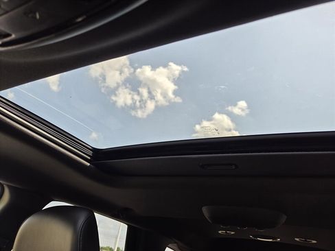 Used 2023 Dodge Durango GT image 24