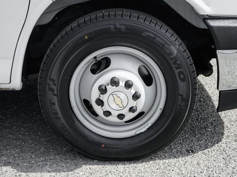 Used 2019 Chevrolet Express 4500 w/ Power Convenience Package RWD image 36