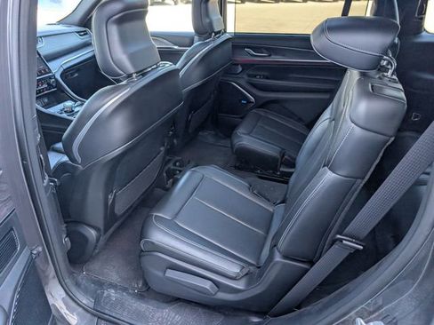 Used 2021 Jeep Grand Cherokee L Overland w/ Luxury Tech Group IV AWD/4WD image 6